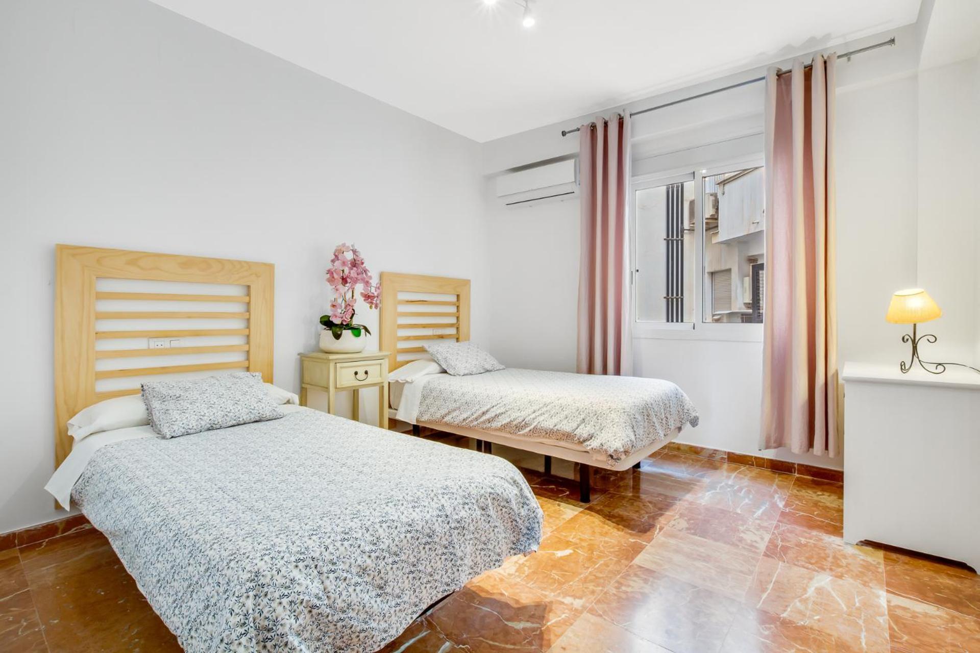Apt Alameda De Colon Solo Familias Малага Екстер'єр фото